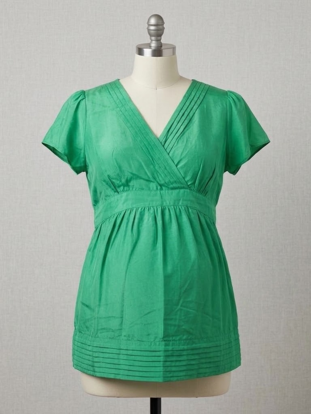 A Pea in the Pod 100% Silk Maternity Top Green V-Neck Empire Waist M